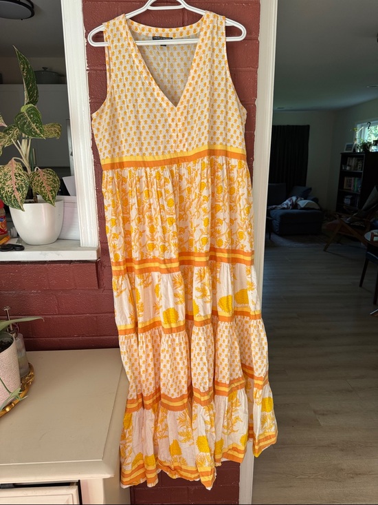 Chelsea & Theodore Dresses & Skirts - Chelsea & Theodore 100% Cotton Yellow & White Sleeveless VNeck Tiered Maxi Dress